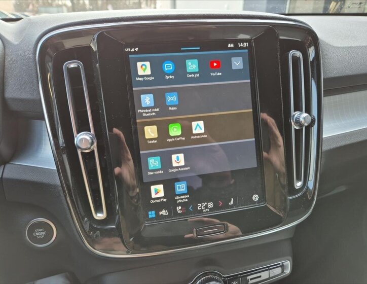 Volvo XC40 SUV / Terénní 2,0 l 120 kw