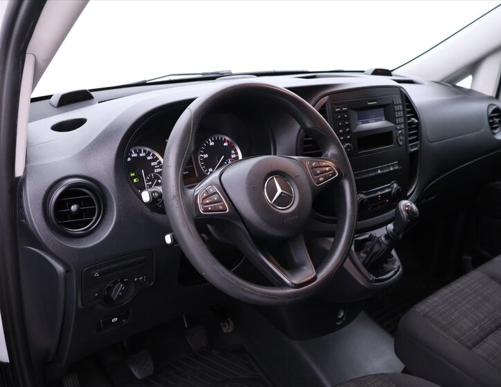 Mercedes-Benz Vito 26