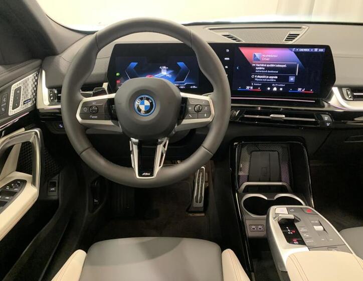 BMW iX2 11