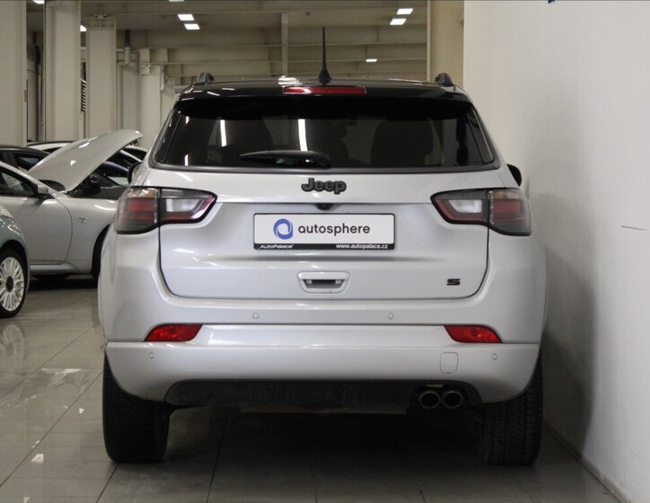 Jeep Compass SUV / Terénní 1,3 l 110 kw