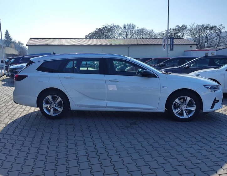 Opel Insignia Kombi 2,0 l 128 kw