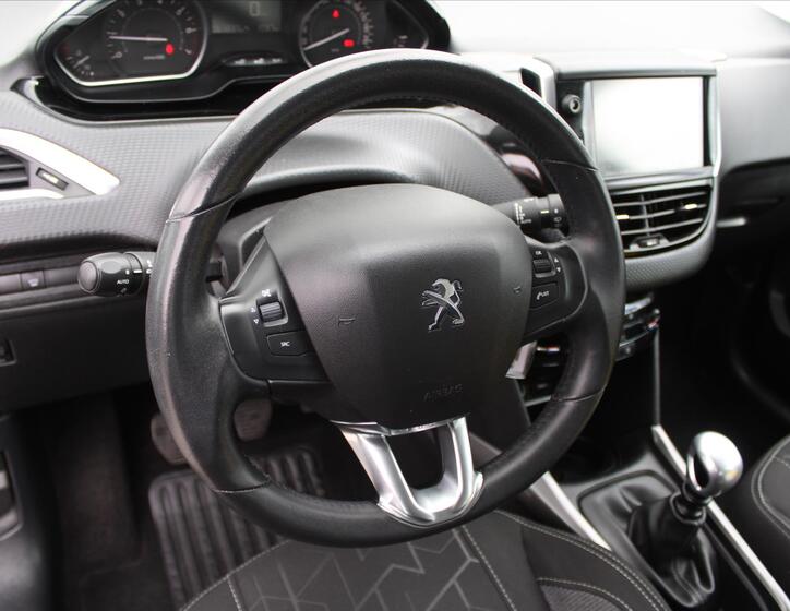 Peugeot 2008 14