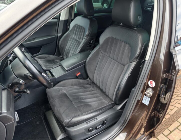 Škoda Superb Liftback 2,0 l 140 kw