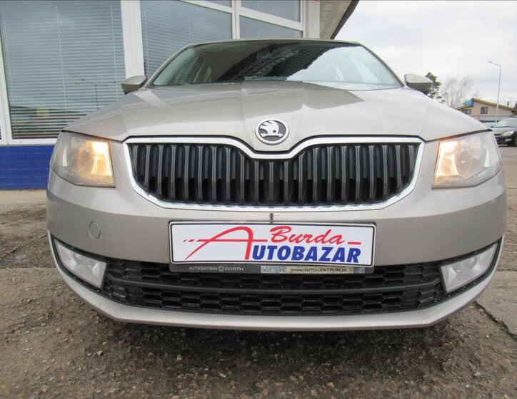 Škoda Octavia Sedan / Limuzína 1,6 l 81 kw