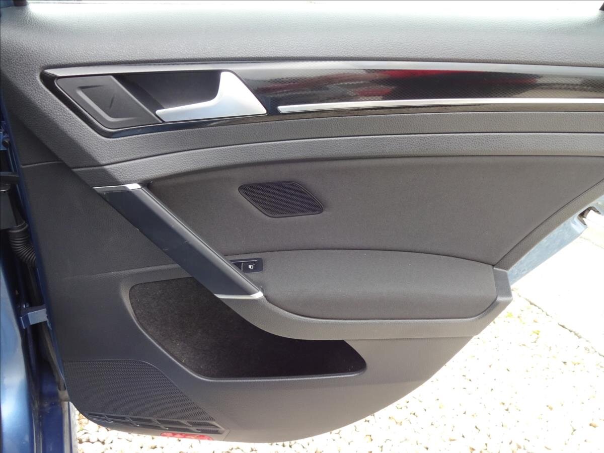 Volkswagen Golf Kombi 1,6 l 77 kw