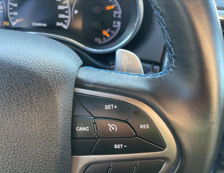 Jeep Grand Cherokee 24