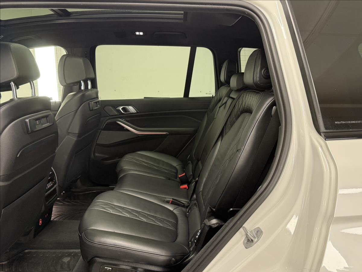 BMW X7 Kombi 3,0 l 250 kw