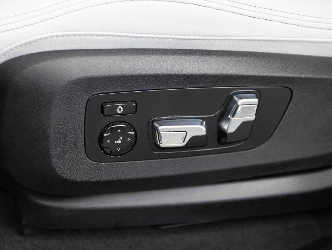 BMW X5 SUV 3,0 l 360 kw