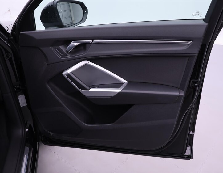 Audi Q3 SUV 2,0 l 140 kw