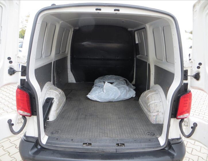 Volkswagen Transporter Skříň 2,0 l 66 kw