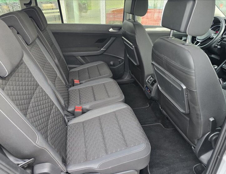 Volkswagen Touran 10