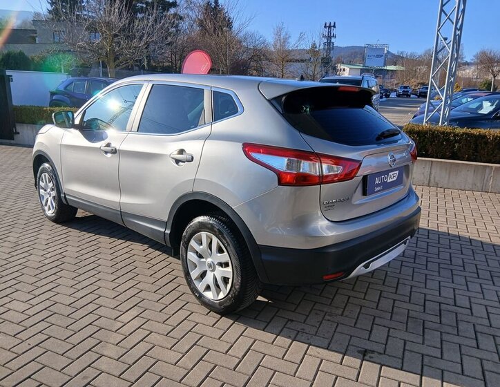 Nissan Qashqai SUV 1,6 l 120 kw