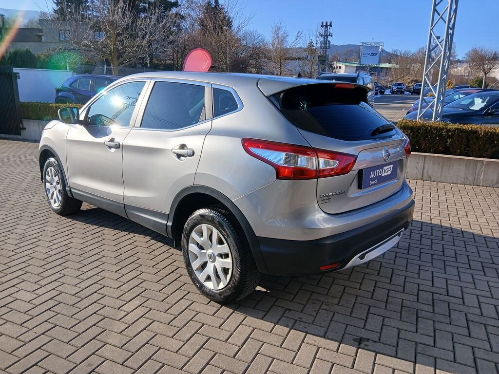 Nissan Qashqai SUV 1,6 l 120 kw