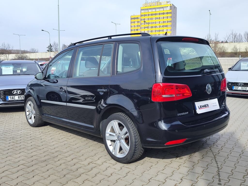 Volkswagen Touran MPV 1,2 l 77 kw