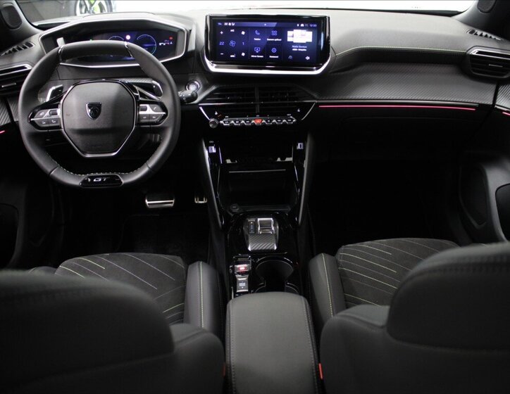 Peugeot 2008 SUV / Terénní 1,2 l 107 kw