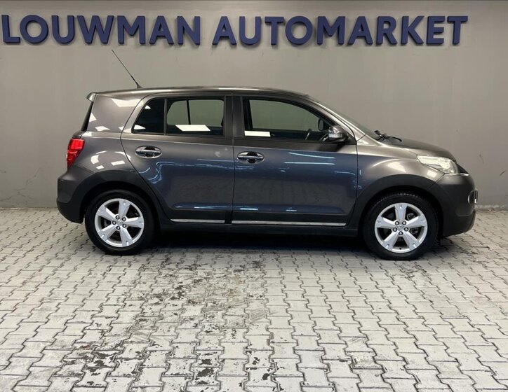 Toyota Urban Cruiser Hatchback 1,3 l 74 kw