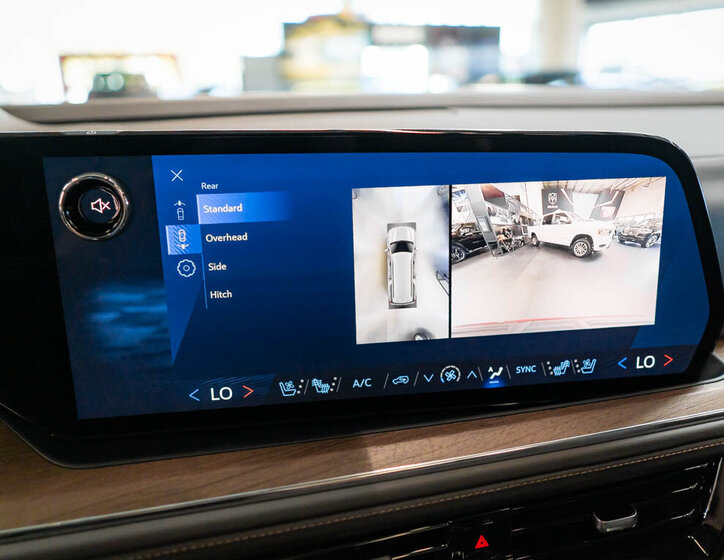 Chevrolet Suburban SUV 6,2 l 313 kw