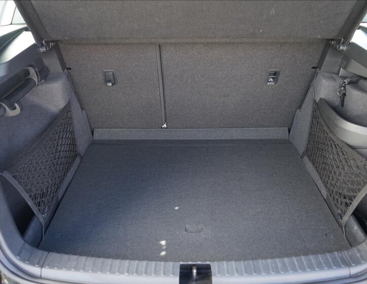 Škoda Karoq SUV / Terénní 1,5 l 110 kw