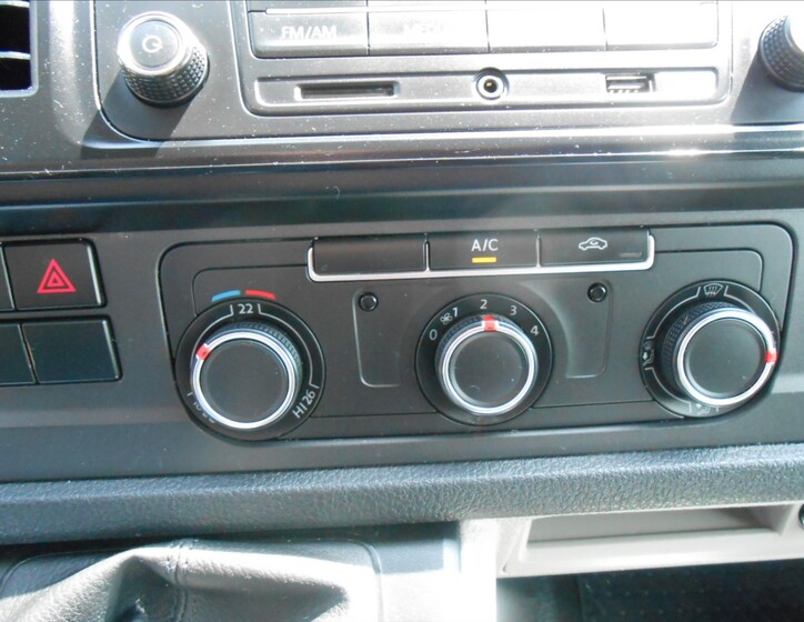 Volkswagen Transporter 17