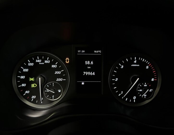 Mercedes-Benz Vito 18