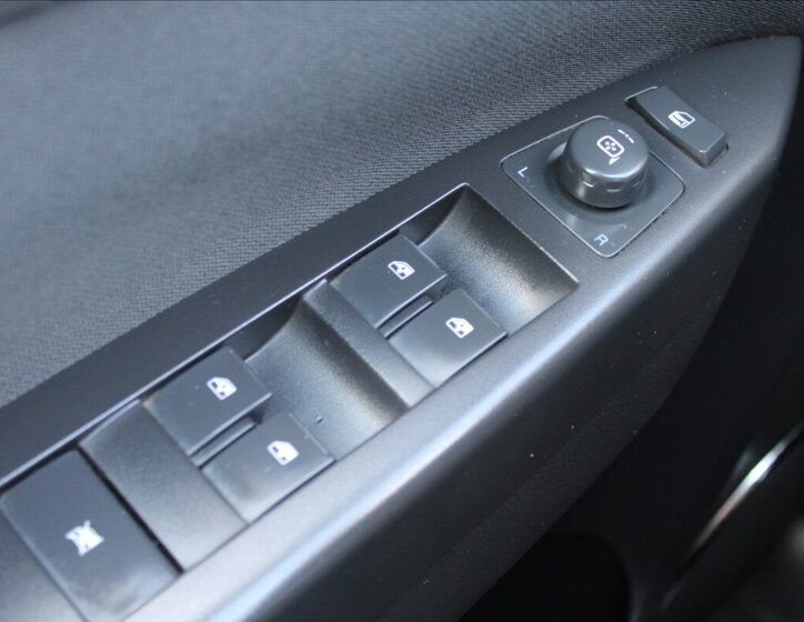 Opel Antara SUV / Terénní 2,0 l 110 kw