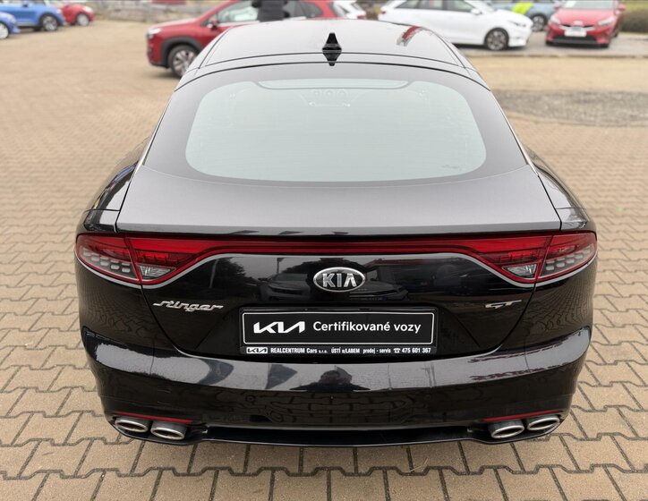 KIA Stinger Hatchback 3,3 l 269 kw