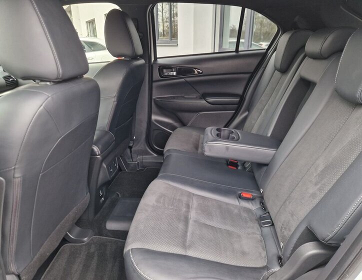 Mitsubishi Ostatní SUV / Terénní 2,4 l 138 kw