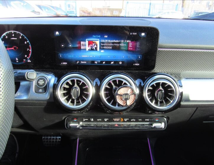 Mercedes-Benz GLB Kombi 2,0 l 225 kw