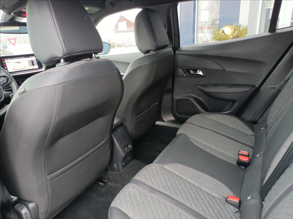 Peugeot 2008 SUV 1,2 l 96 kw