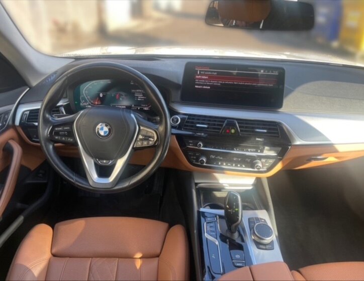 BMW Řada 5 Kombi 3,0 l 210 kw