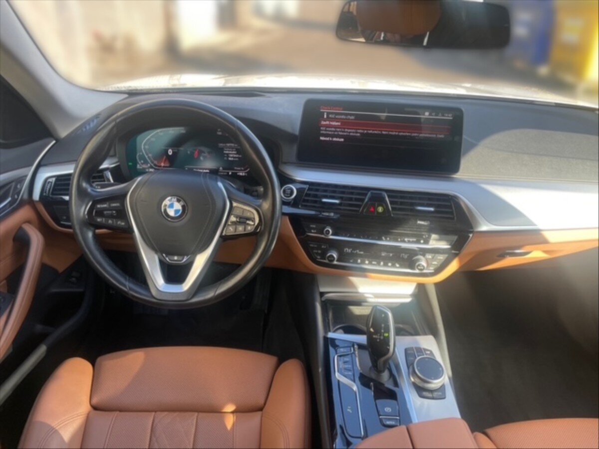 BMW Řada 5 Kombi 3,0 l 210 kw