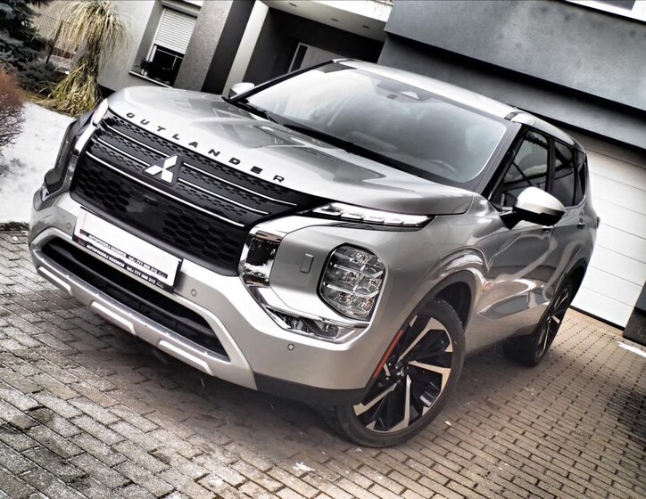 Mitsubishi Outlander 1