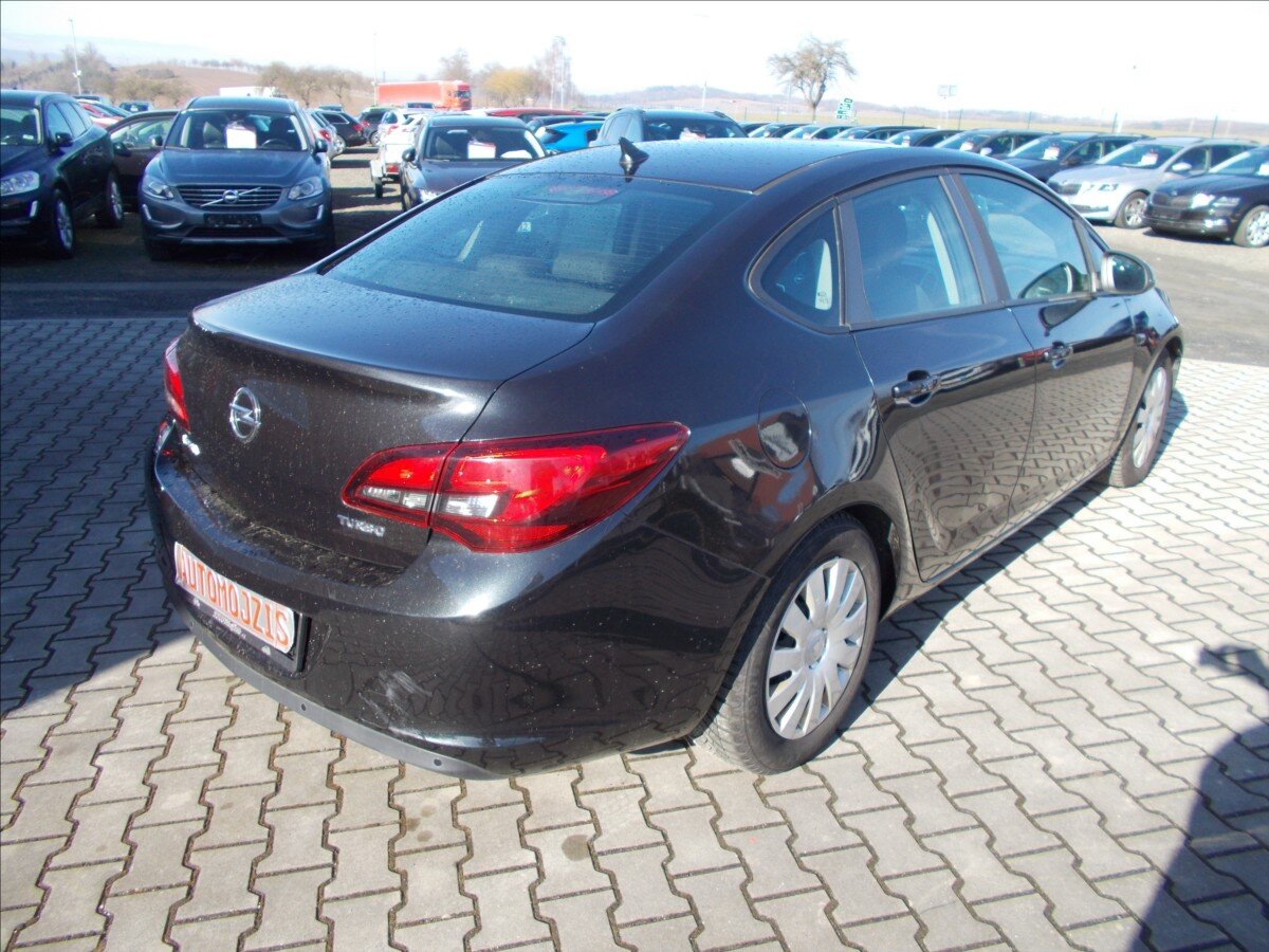Opel Astra Sedan 1,4 l 103 kw