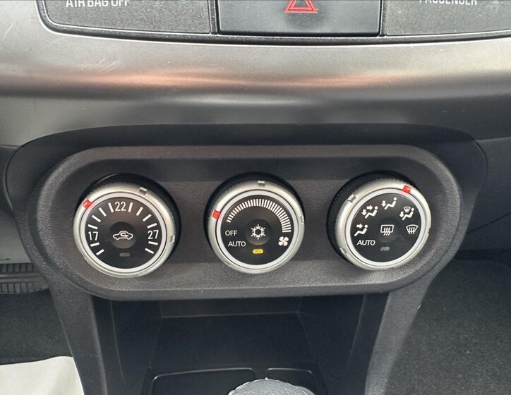 Mitsubishi Lancer Sedan 1,8 l 105 kw