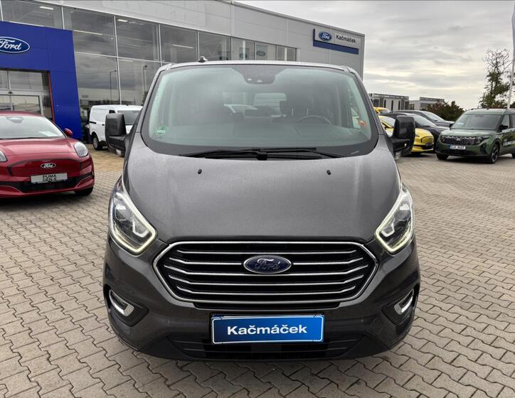 Ford Tourneo Custom 8