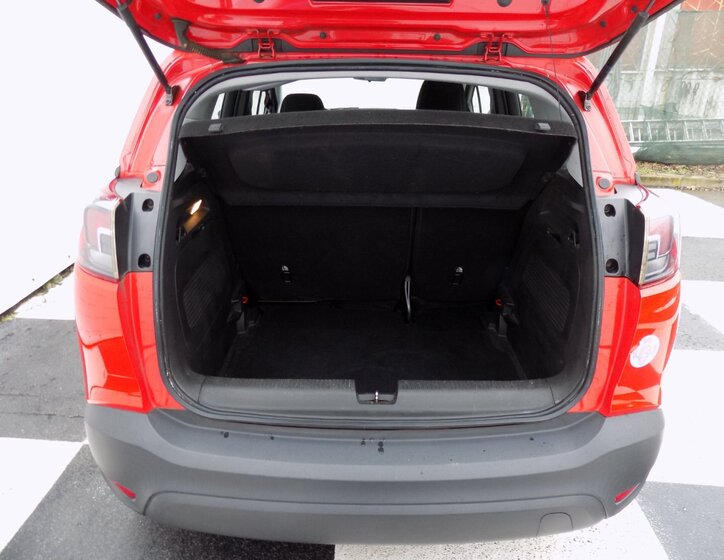 Opel Crossland X SUV 1,2 l 60 kw