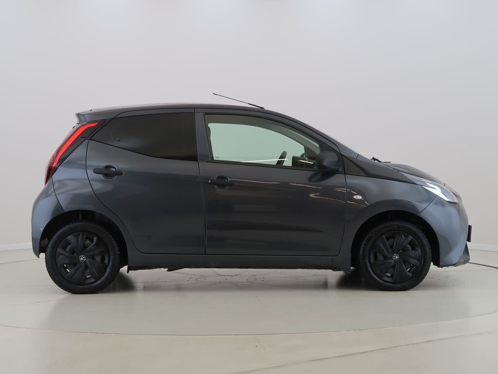 Toyota Aygo Hatchback 998,0 53 kw