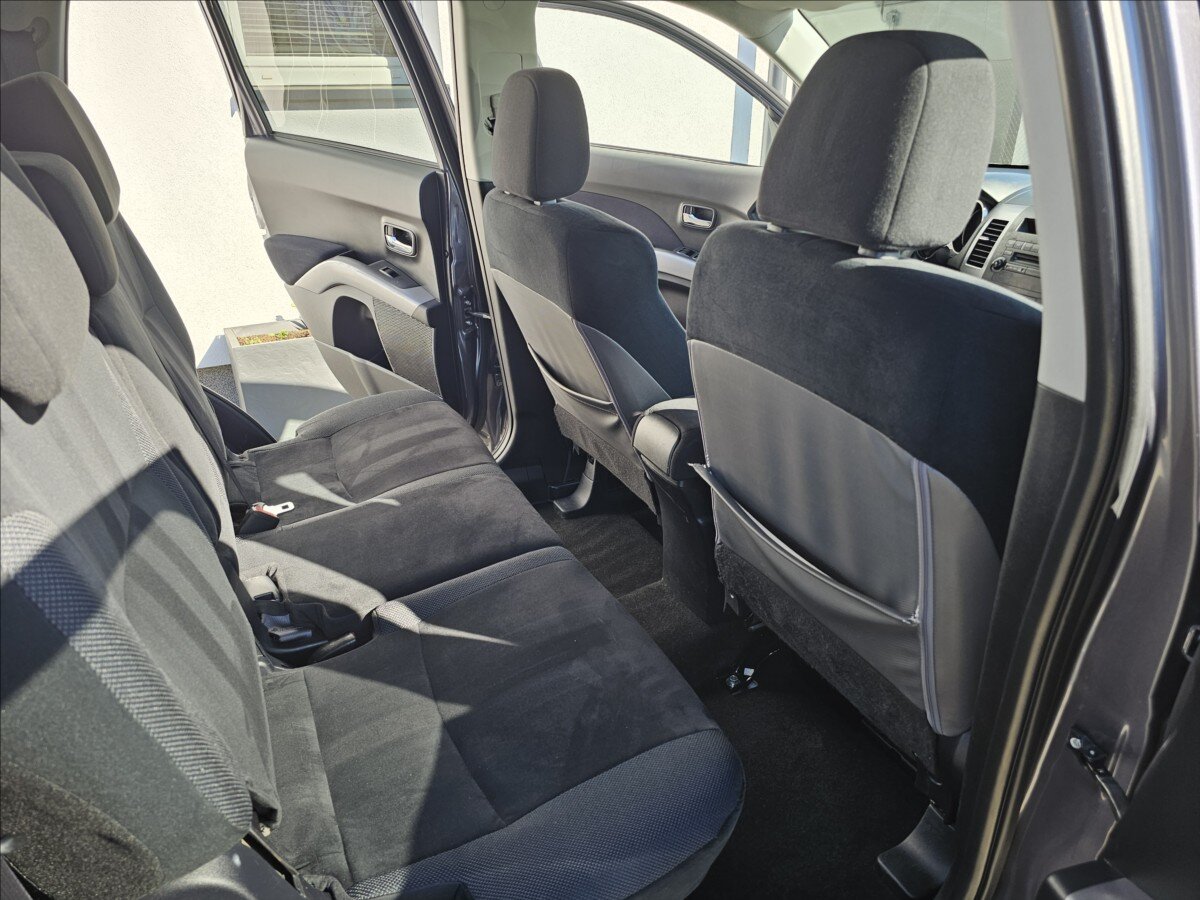 Mitsubishi Outlander SUV / Terénní 2,2 l 115 kw