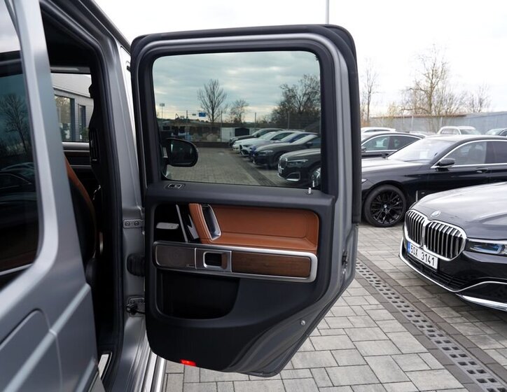 Mercedes-Benz Třídy G SUV / Terénní 4,0 l 368 kw