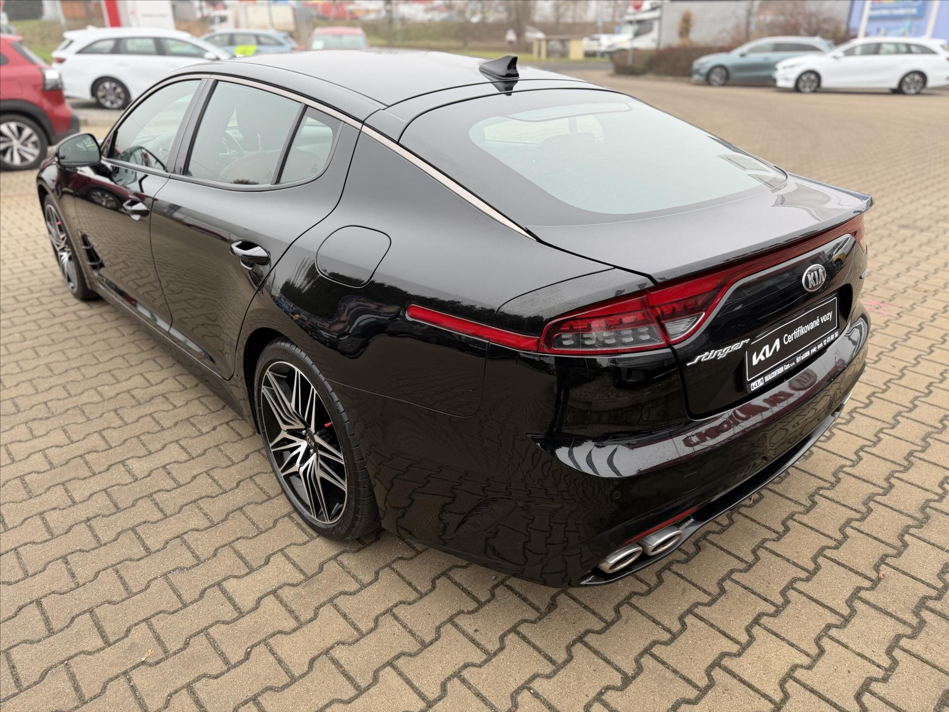 KIA Stinger Hatchback 3,3 l 269 kw