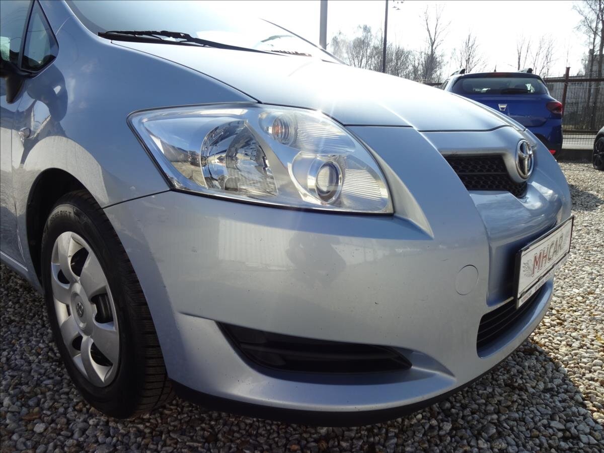 Toyota Auris Hatchback 1,3 l 74 kw