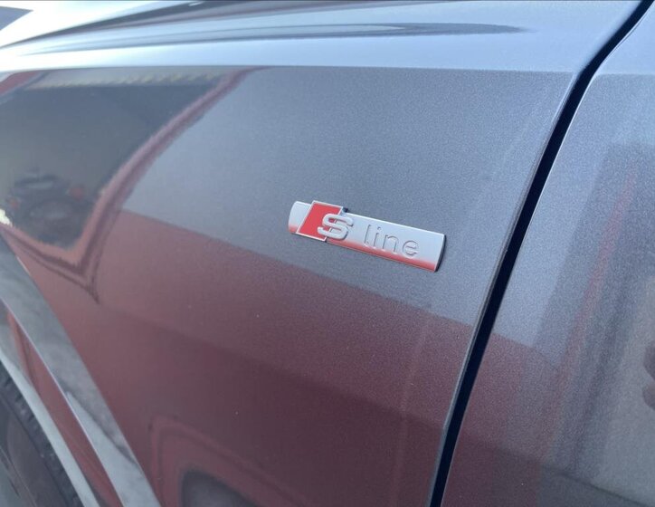 Audi Q8 SUV / Terénní 3,0 l 250 kw