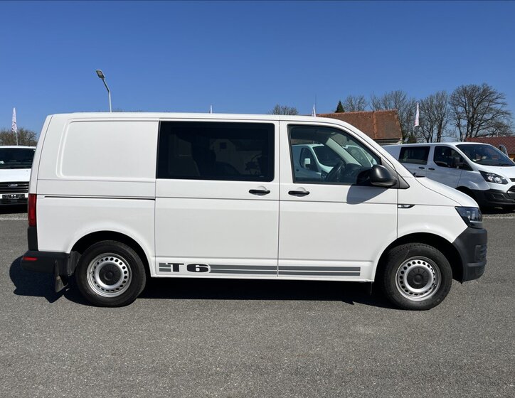 Volkswagen Transporter Kombi 2,0 l 62 kw