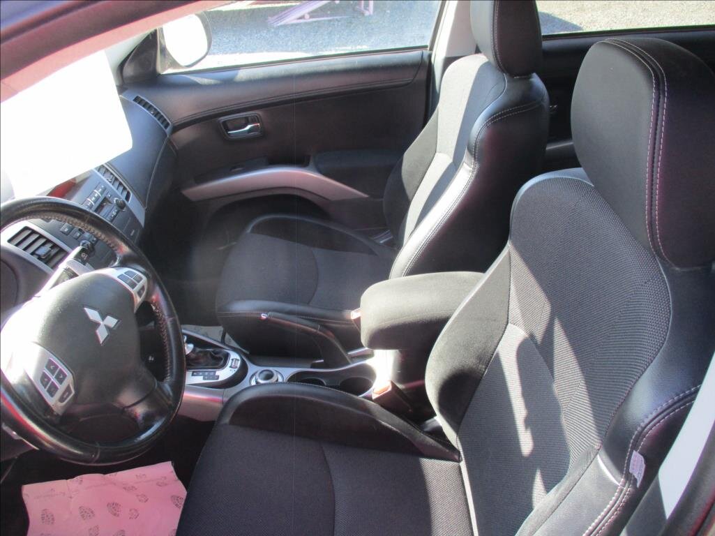 Mitsubishi Outlander SUV / Terénní 2,2 l 115 kw