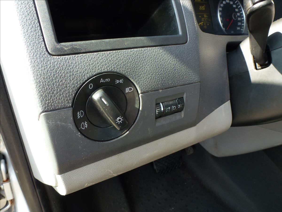 Volkswagen Transporter Valník 2,0 l 103 kw