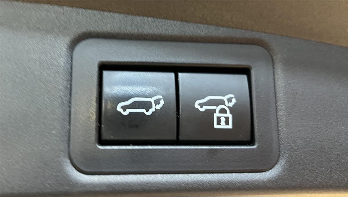 Toyota Corolla Kombi 2,0 l 112 kw