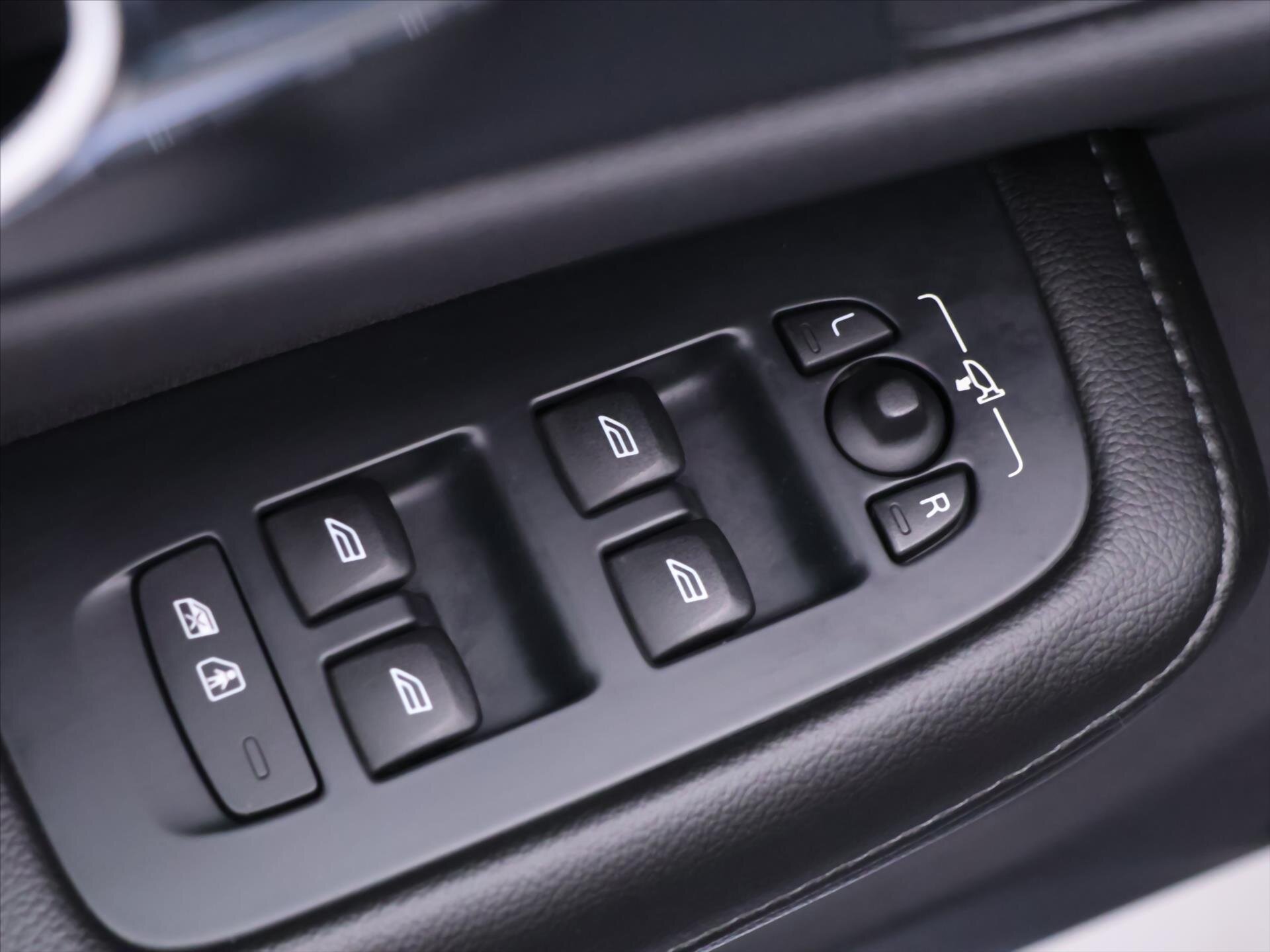 Volvo V60 Kombi 2,0 l 140 kw