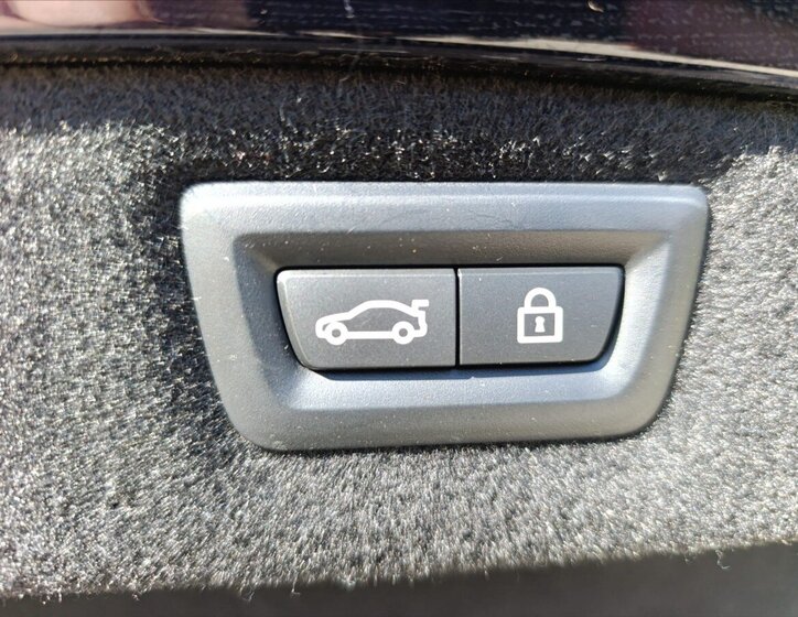 BMW Řada 8 Kupé 4,4 l 390 kw