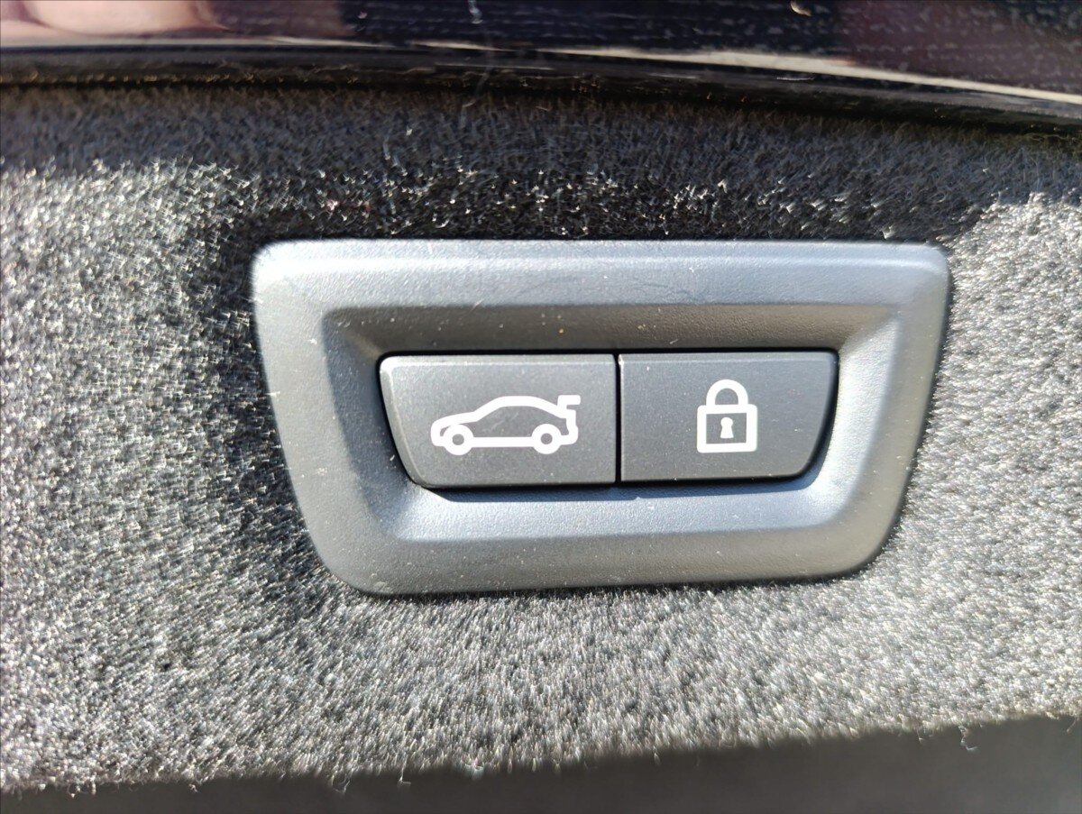 BMW Řada 8 Kupé 4,4 l 390 kw