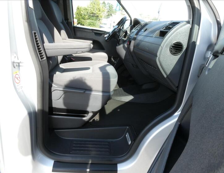 Volkswagen Caravelle 25